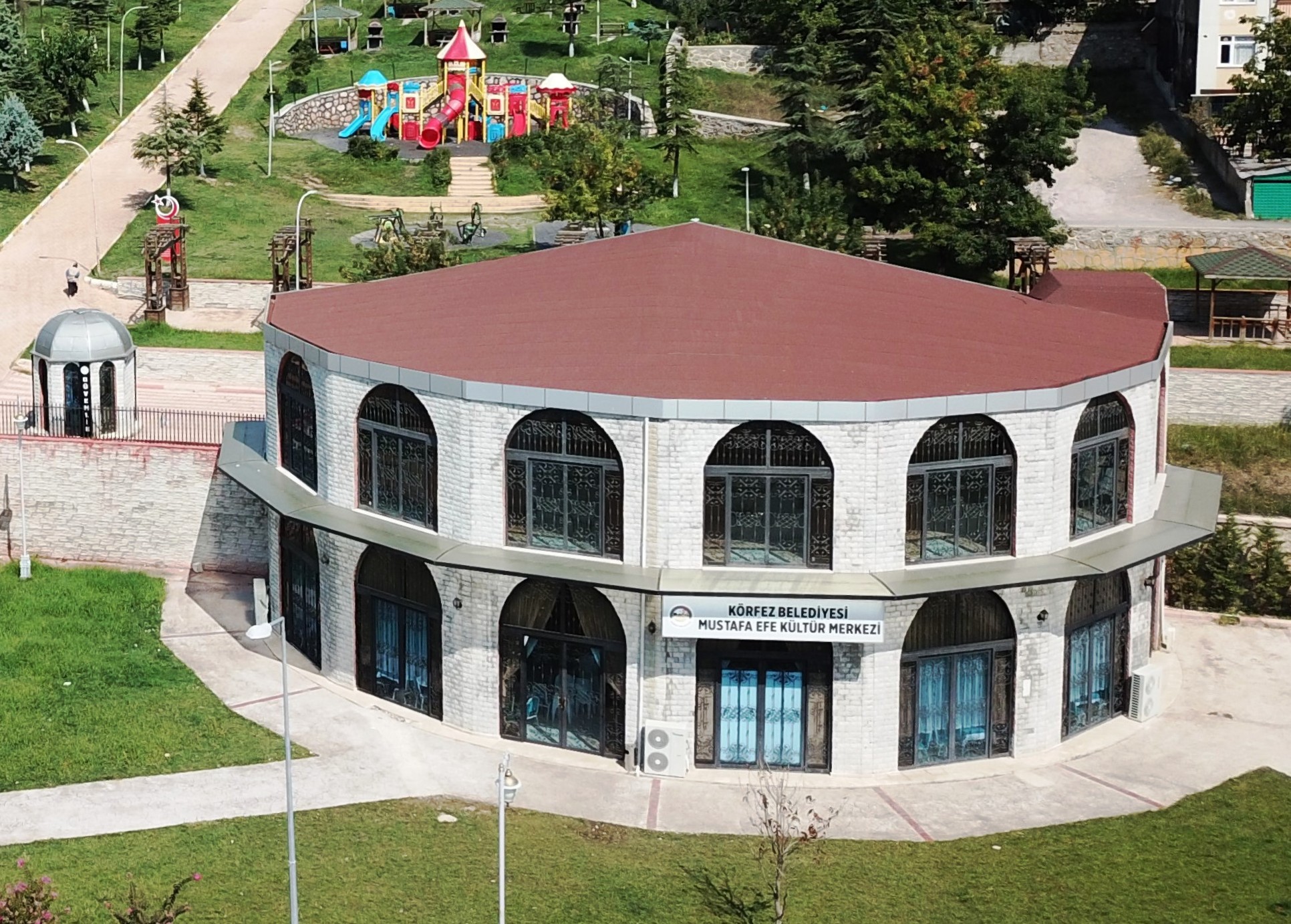Mustafa Efe Kltr Merkezi
