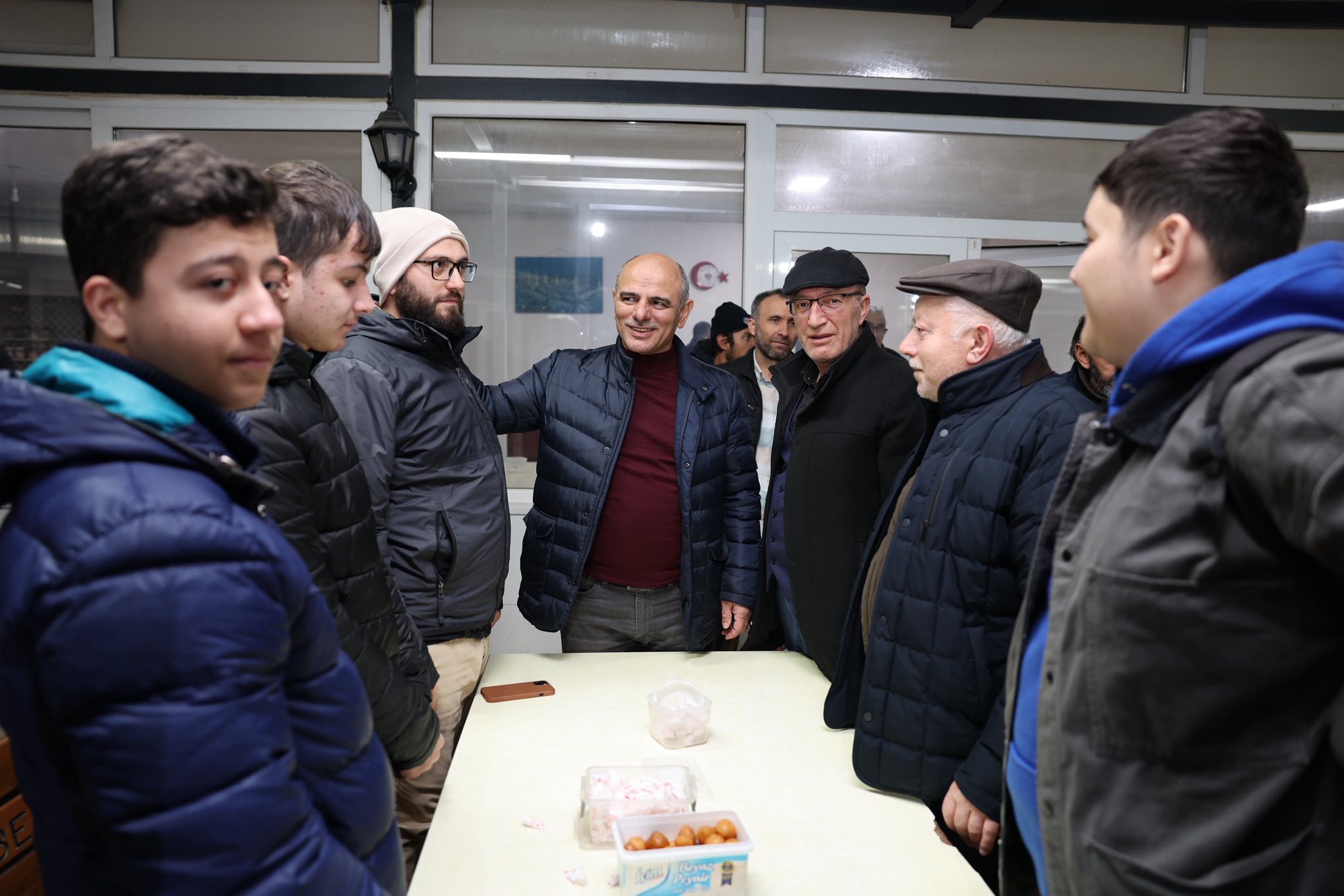 Ba�kan S���t, Her Ak�am Bir Camide Vatanda�larla Bulu�uyor