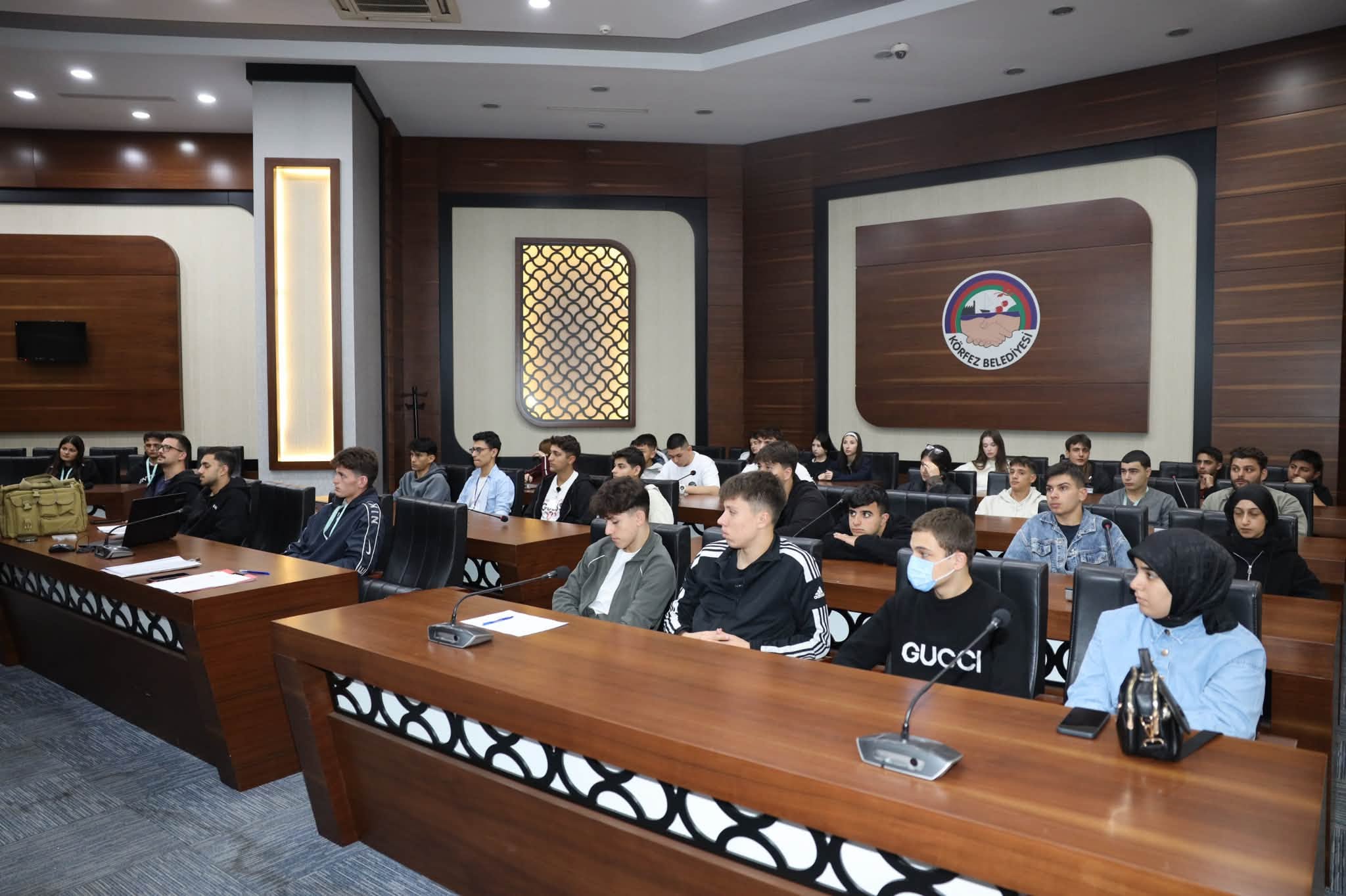 K�rfez Belediyesi Stajyerlerine Oryantasyon E�itimi