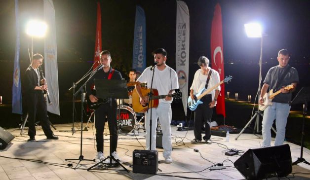 Hereke Kalesi�nde Gen�lerden M�zik Ziyafeti