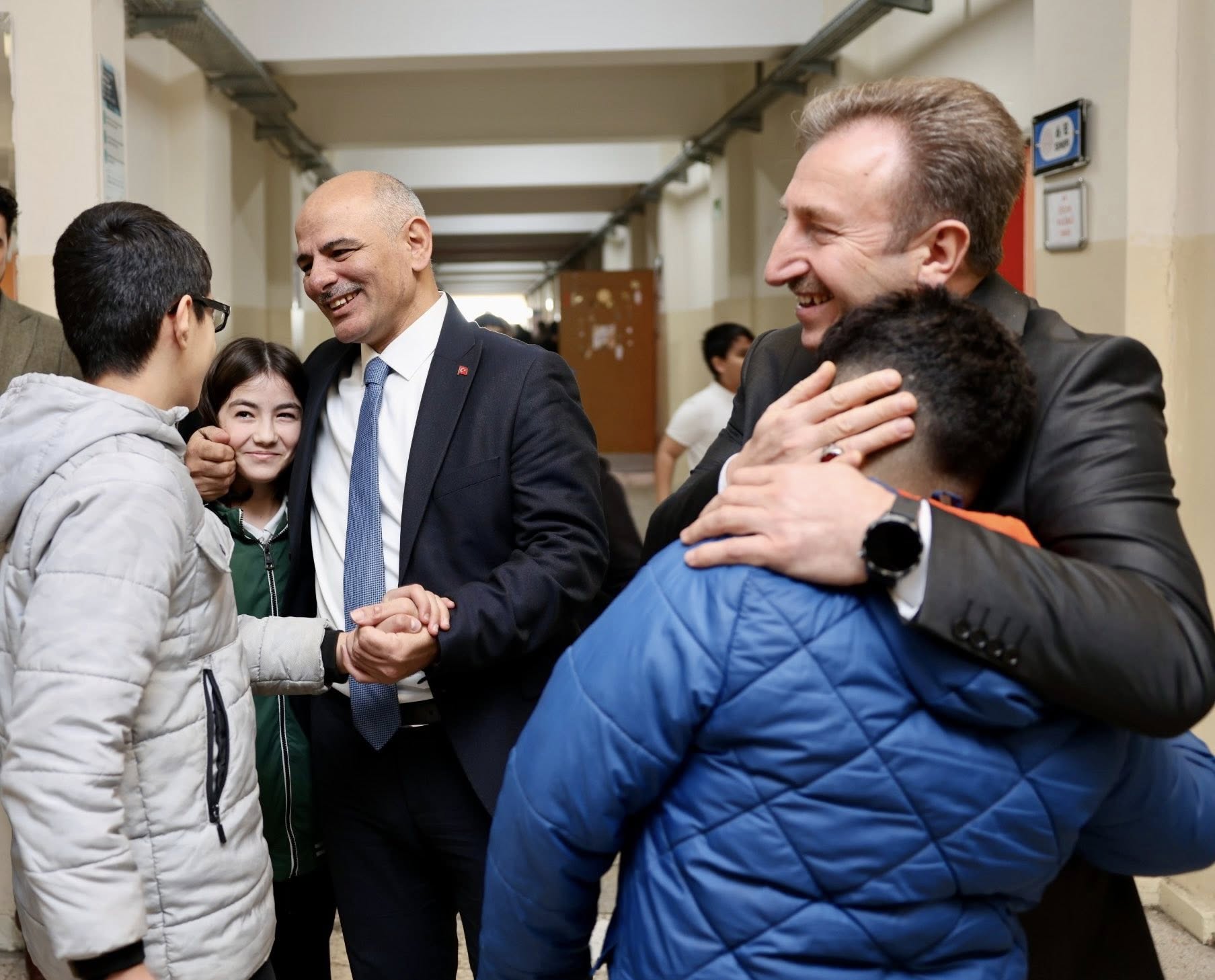 Ba�kan S���t, Haftaya ��rencilerle Ba�lad�