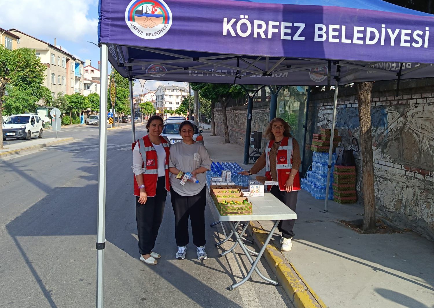 K�rfez Belediyesi�nden Yks�de 23 Okulda �kram