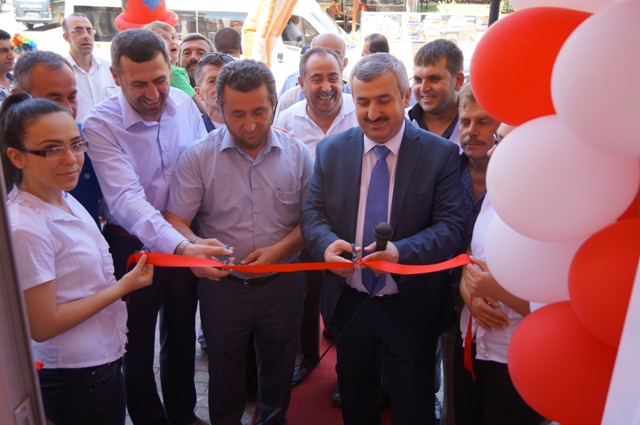 Ba�kan  Baran Kasap A��l��� Yapt� 