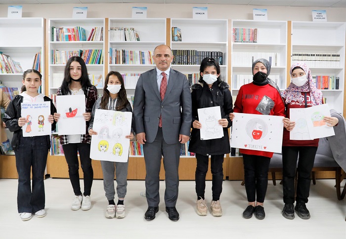 Bakan St, "En Gzel Alkanlnz Kitap Okumak Olsun"