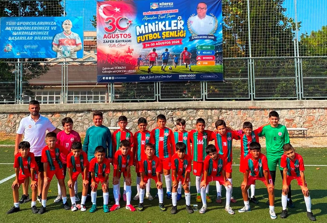 K�rfez�de Minikler Futbol �enli�i