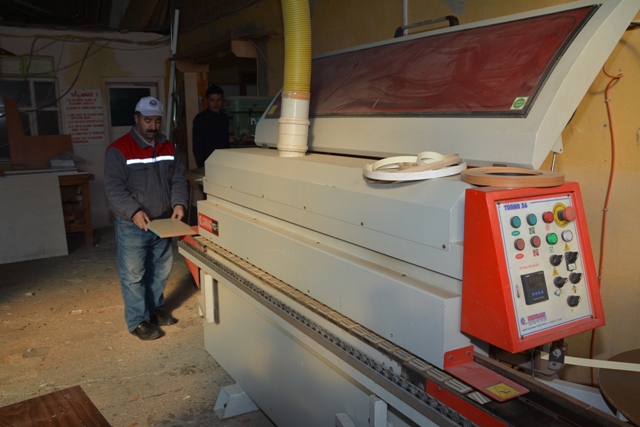 Marangoz At�lyesi K�rfez ��in �al���yor