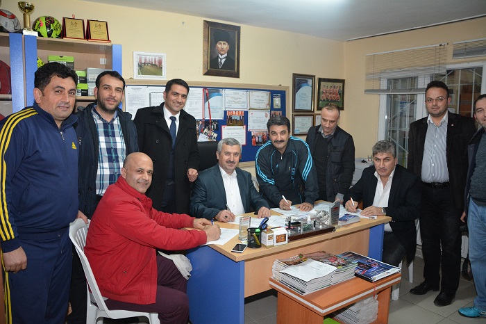 K�rfez Belediyesi Gen�ler ��in Kul�p Kurdu