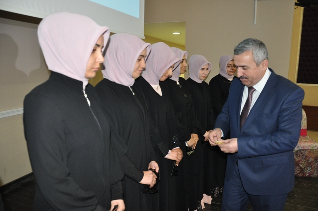 Hafize olan K�rfezli K�zlar Ta�land�