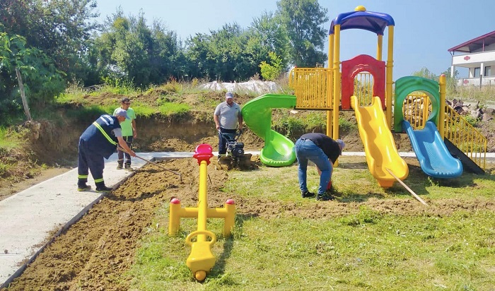 Kylerde Parklar Yenileniyor, evresi Gzelletiriliyor
