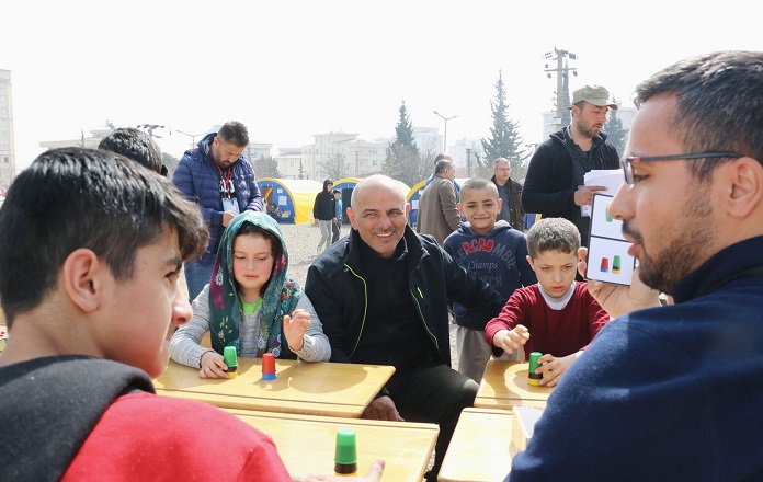 Bakan St, "Yeter Ki ocuklarmzn Yz Glsn"