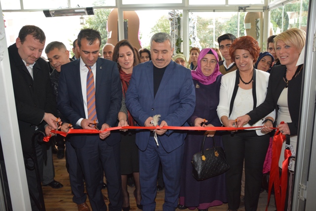 Ba�kan Baran Mondomio Cafe�nin A��l��� Yapt�
