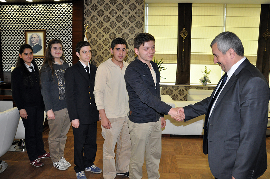 K�rfez Belediyesi�nde �ar�amba G�nleri "Halk G�n�" 