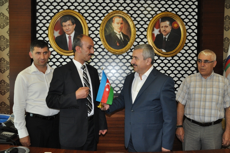 Karaba� Azatl�k Te�kilat� T�rkiye Temsilcili�i Ba�kan Baran’� Ziyaret Etti
