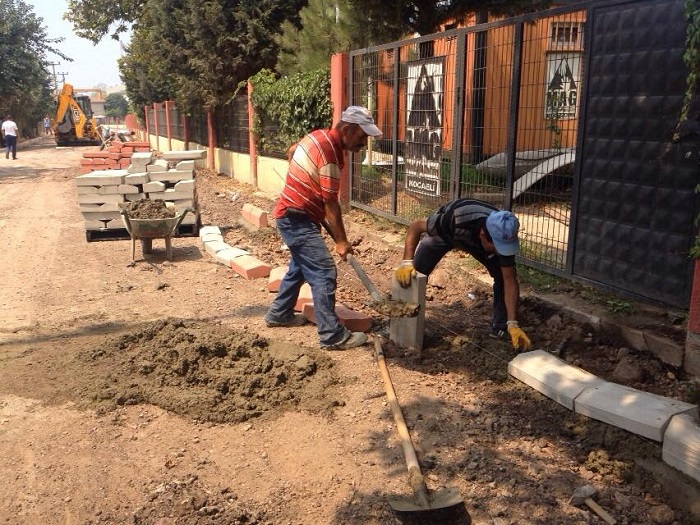 K�rfez�de Cadde ve Sokaklar Nak�� Gibi ��liyor