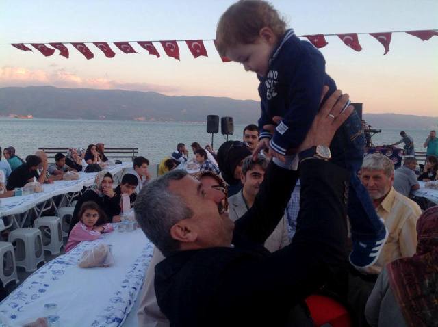 Kirazl�yal�da Denize Naz�r �ftar Keyfi