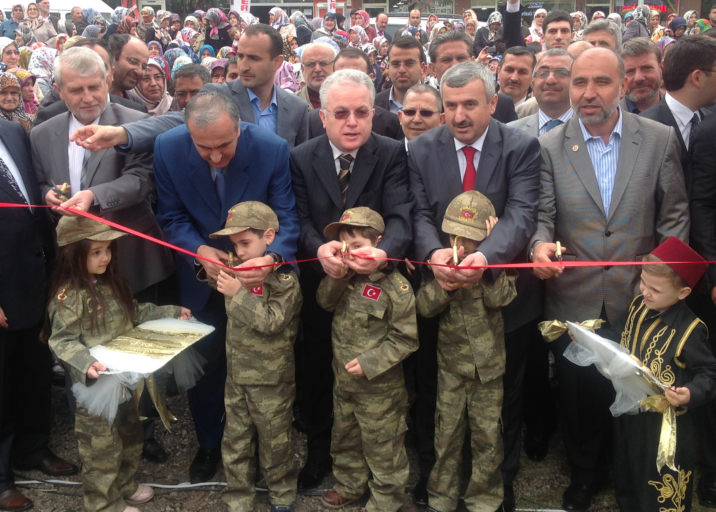 Kermes Talebelerin Y�z�n� G�ld�recek