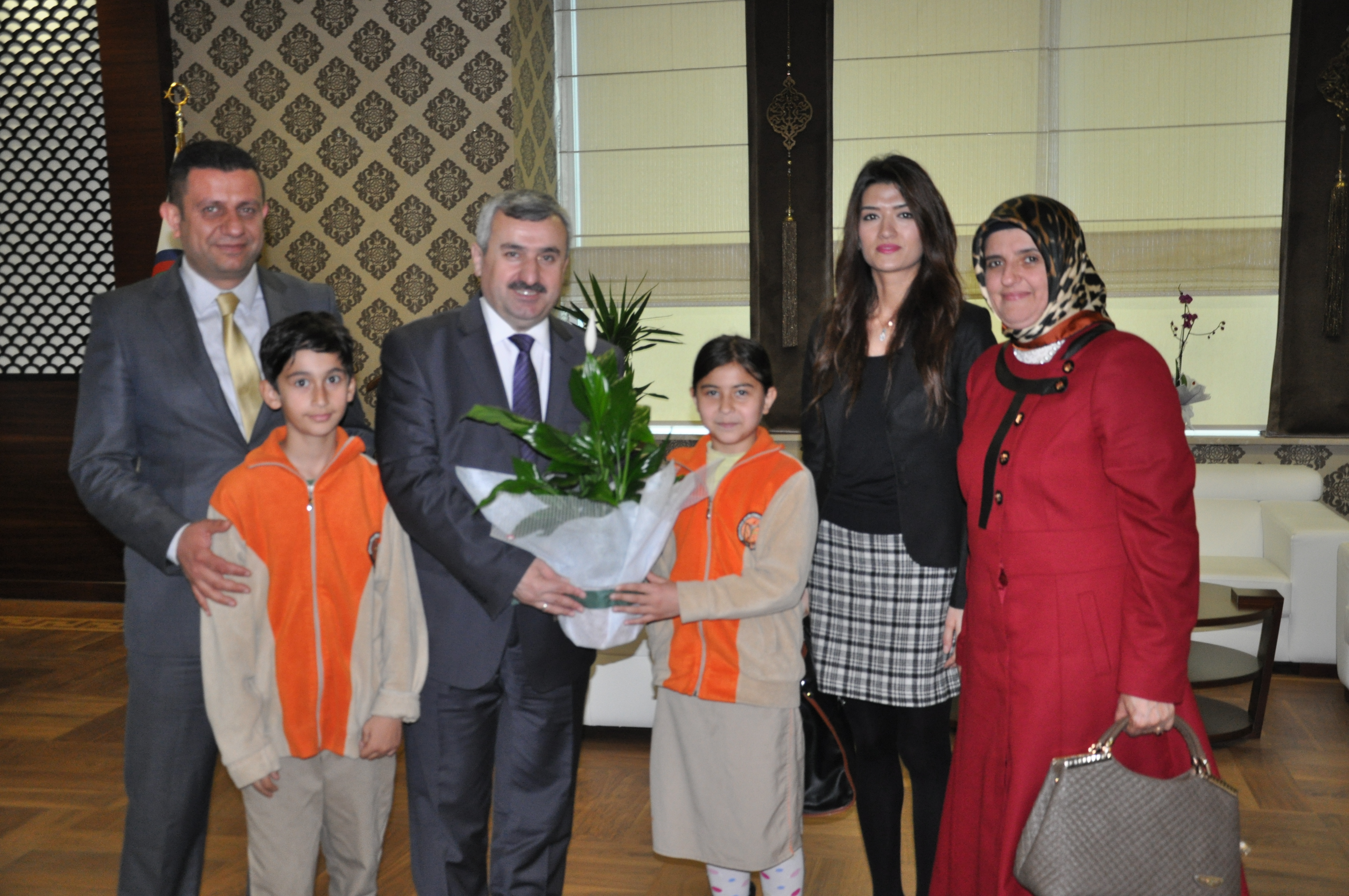 Okullardan Belediye Ba�kan�na Anlaml� Ziyaret