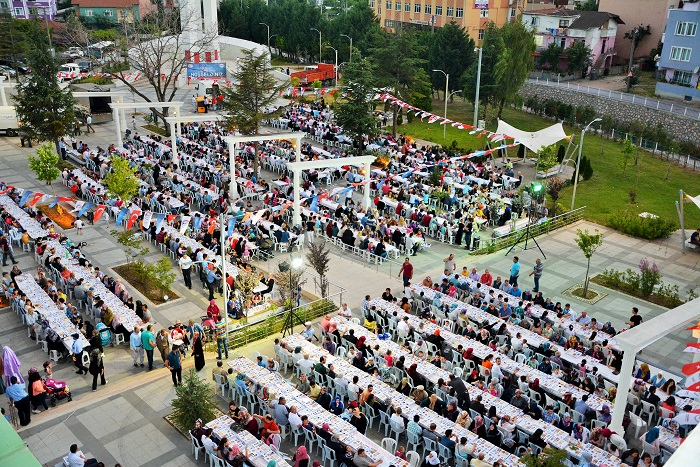 K�rfez�de Ramazan Farkl� Ya�an�yor