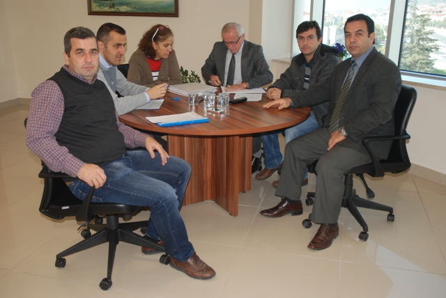 K�rfez Belediyesi Akaryak�t �halesini Yapt�