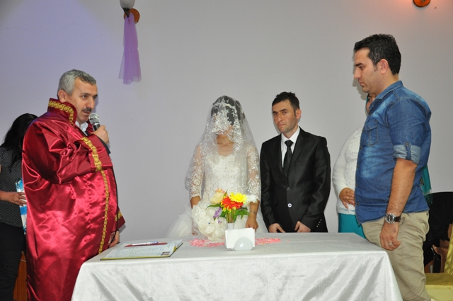 Ba�kan Baran �iftleri Yaln�z B�rakmad�