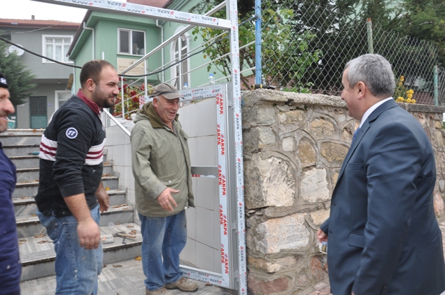 Ba�kan Baran K�ylerdeki �al��malar� �nceledi