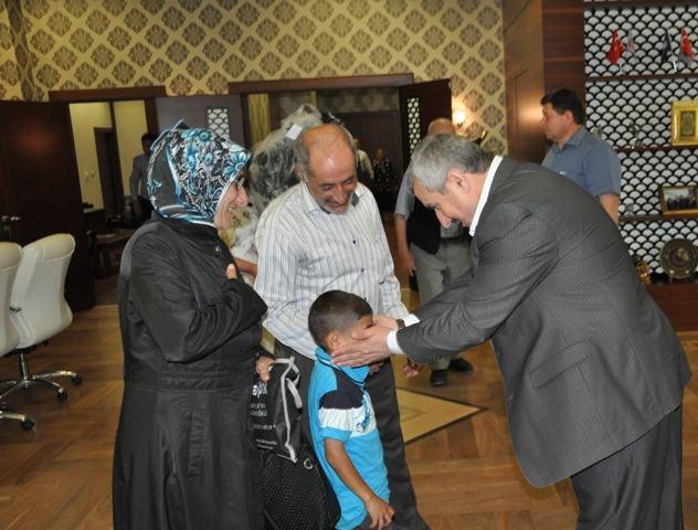 Ba�kan Baran Vatanda�la Bulu�maya Devam Ediyor