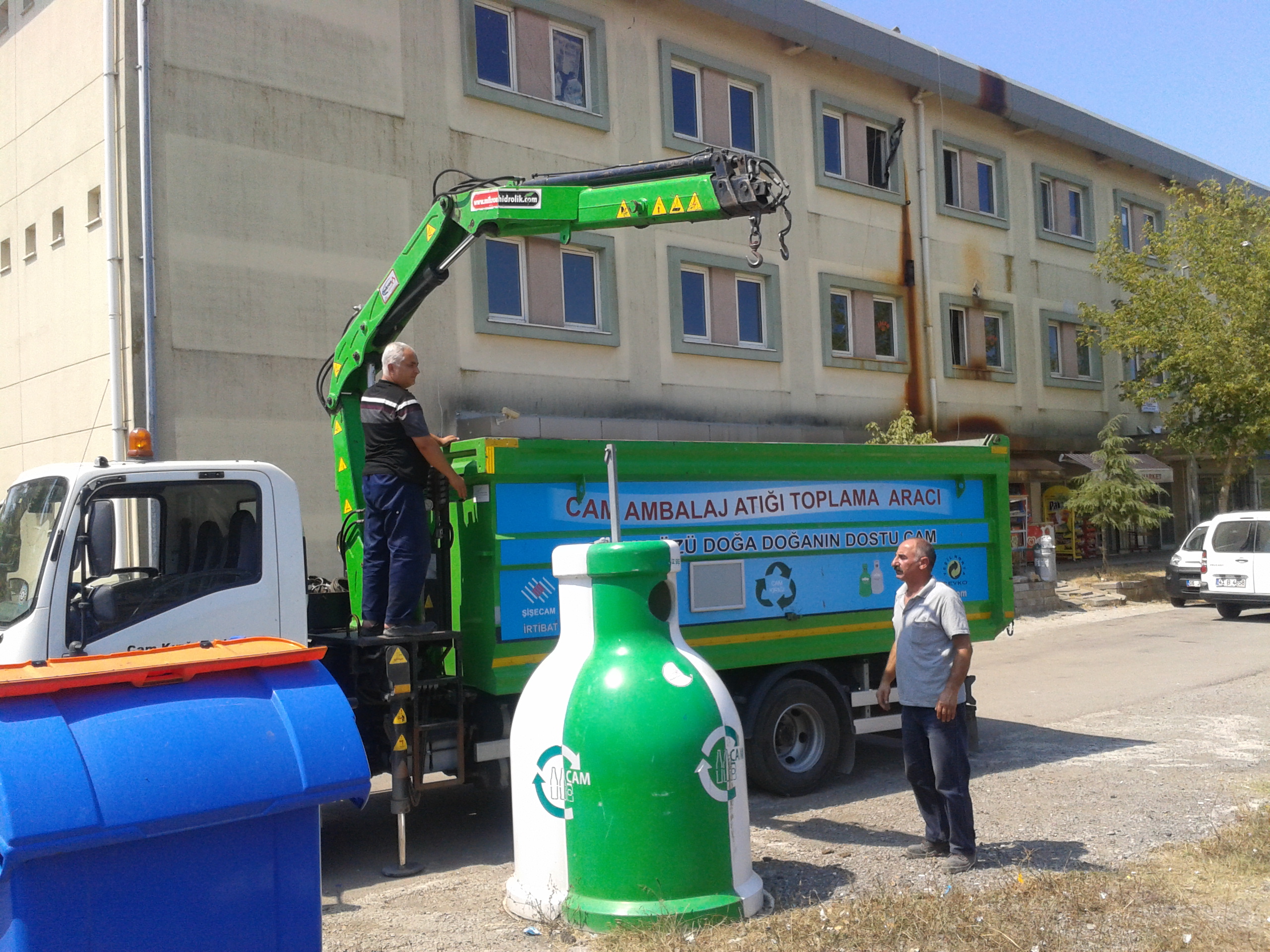 K�rfez Belediyesi Geri D�n���m Hamlelerini S�rd�r�yor