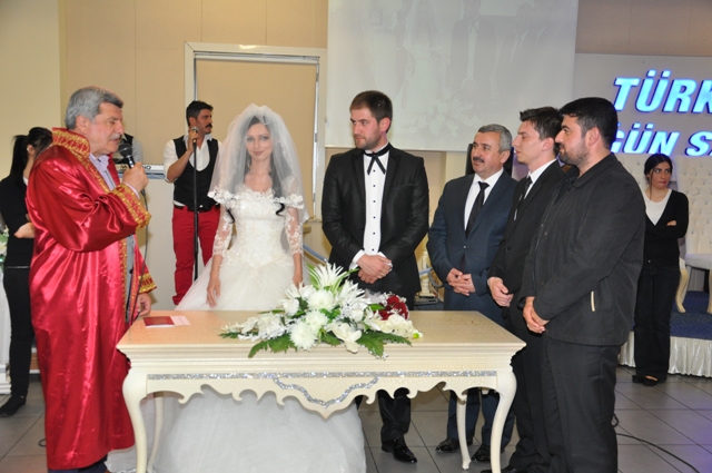 Baran �iftleri Yaln�z B�rakmad�