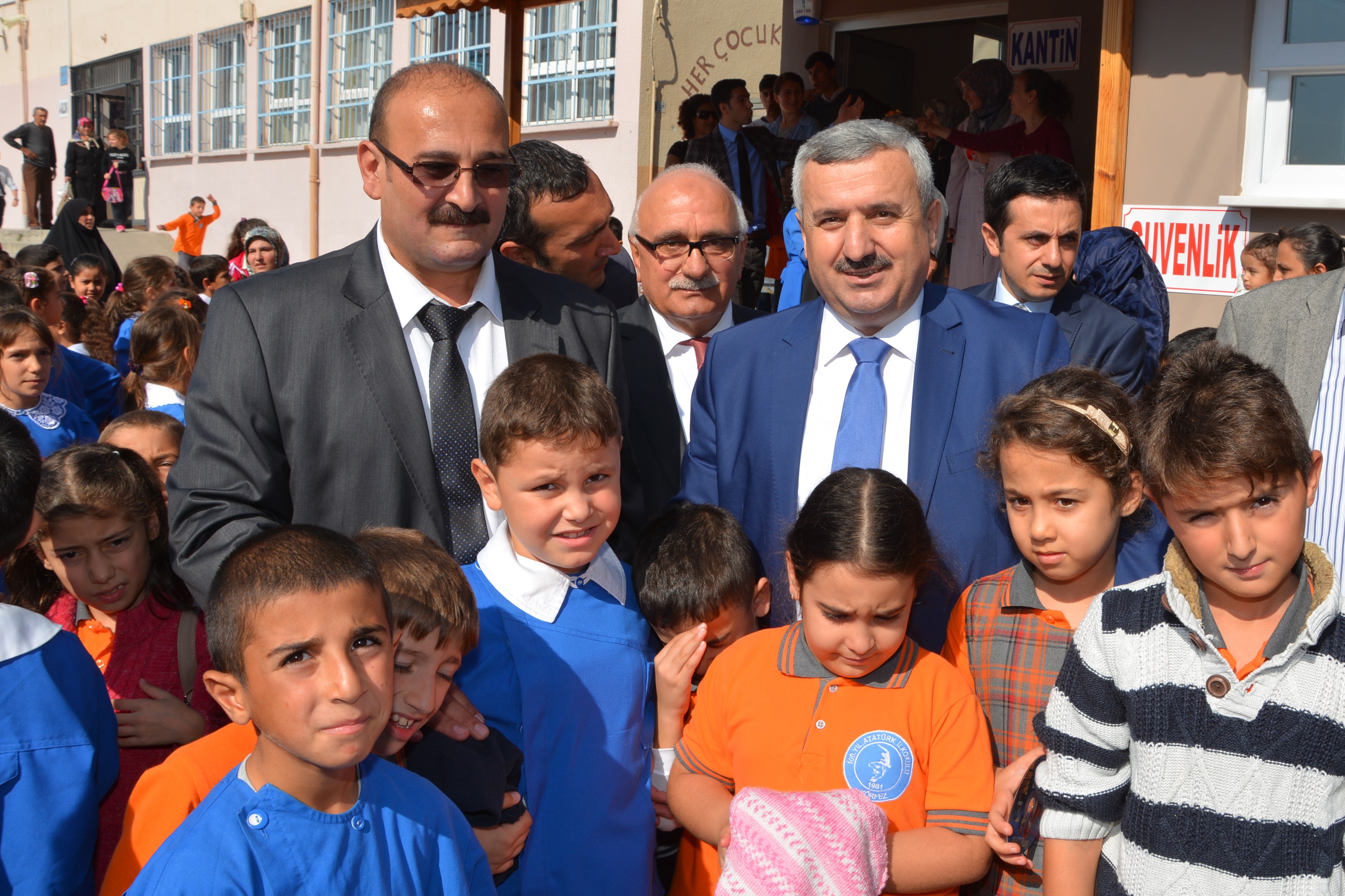 K�rfez�de Okullara Tam Destek