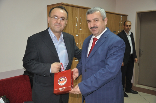 Ba�kan Baran ��retmenleri Okullar�nda Ziyaret Etti