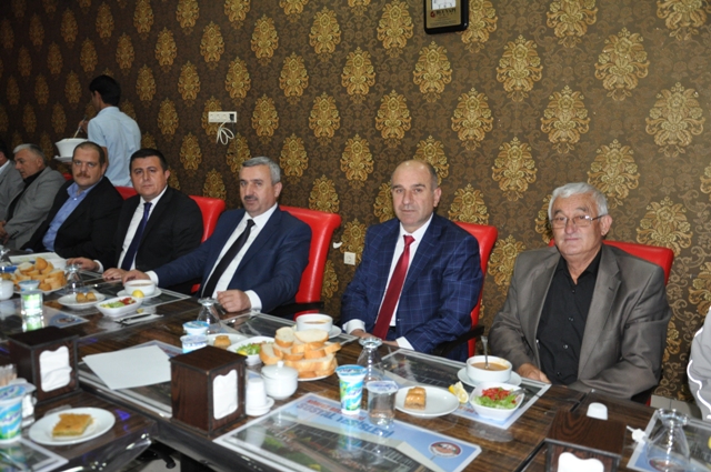 Ba�kan Baran Muhtarlarla Bulu�tu