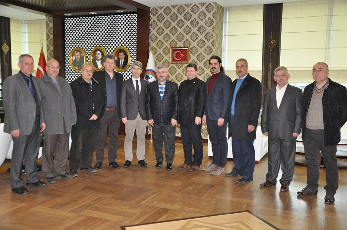 Siyaset Bir Hizmet Yar���d�r