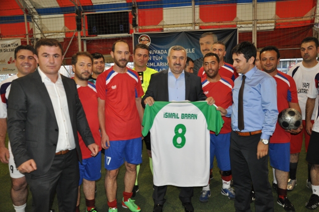 K�rfez Belediyesi Futbol Turnuvas� Ba�lad�