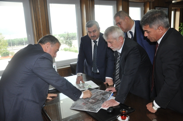 K�rfez Kaymakaml���n�n �ehresi De�i�iyor