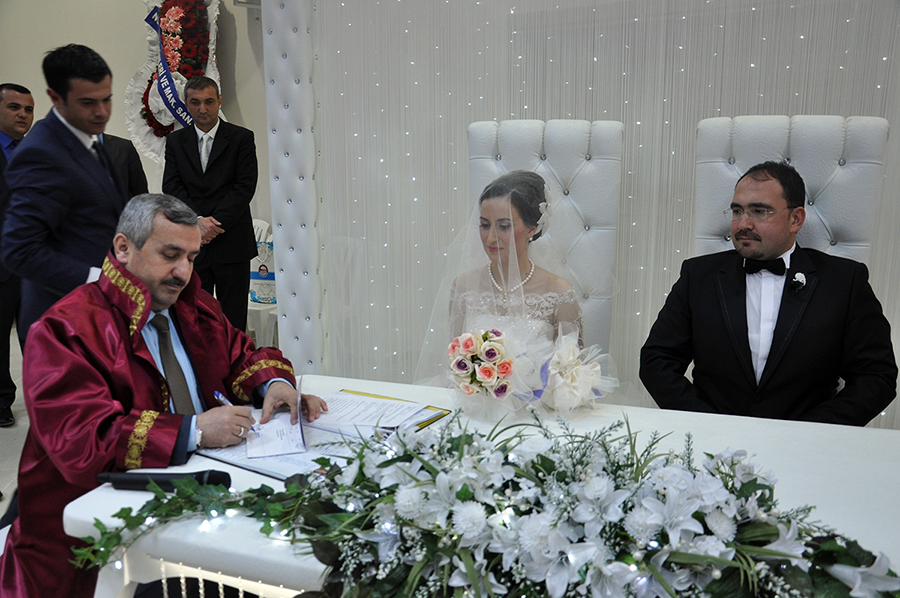 Baran Nikahlar�n� K�yd��� Gen�lere �m�r boyu Mutluluklar Diledi