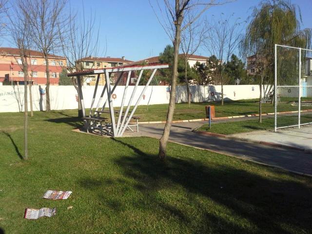 K�rfez�de Parklar Yenileniyor