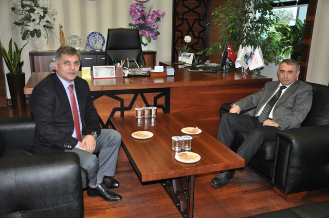Kaymakam Dr. Hasan H�seyin Can K�rfez Belediyesini Ziyaret Etti