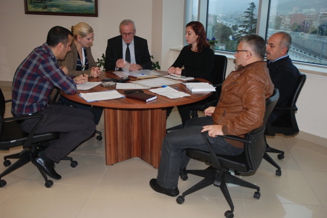 K�rfez Belediyesi Cenaze Evlerine Yemek Yard�m� �halesini Ger�ekle�tirdi