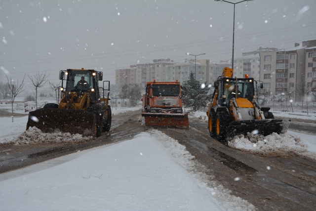 K�rfez Belediyesi�nde Kar Mesaisi Ba�lad�