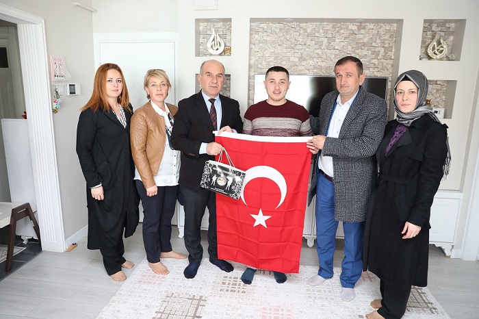 Vatan Bor�lar�n� �deyip D�necekler
