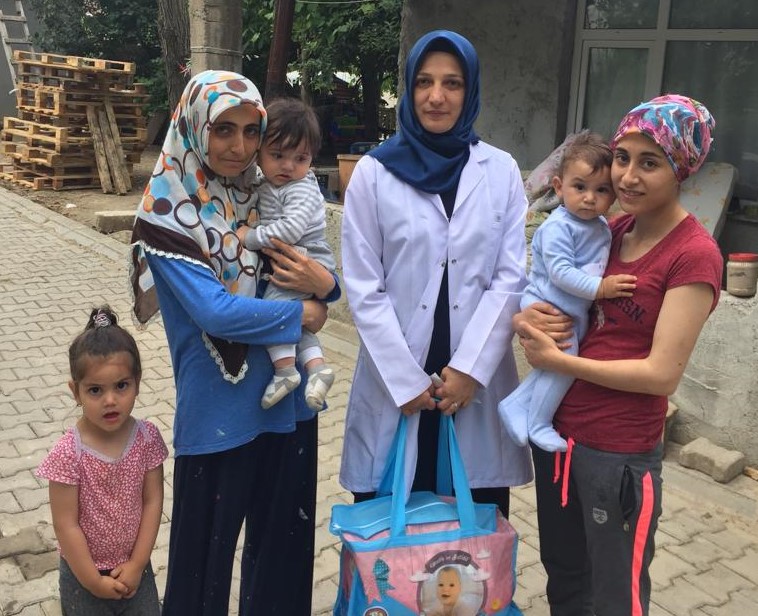 �Ho� Geldin Bebek� Mesafe Tan�m�yor