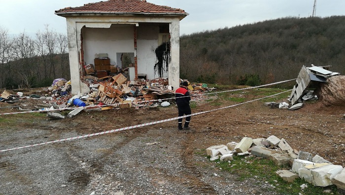 K�rfez�de Ka�ak Yap�ya Ge�it Yok
