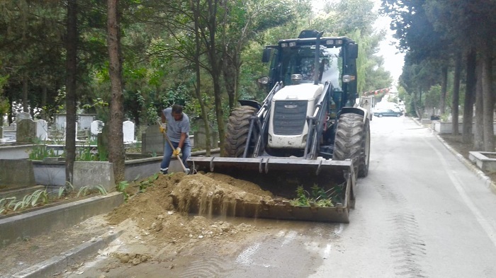 Mezarlklara Bayram ncesi Bakm