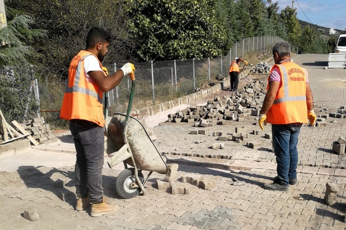 Kaldırım Çalışmaları Sürüyor