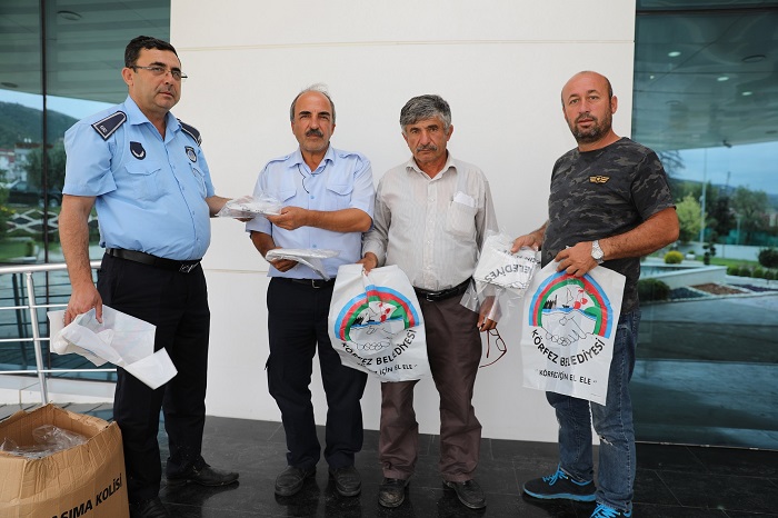 Krfez Belediyesinden 30 Bin Kurban Poeti