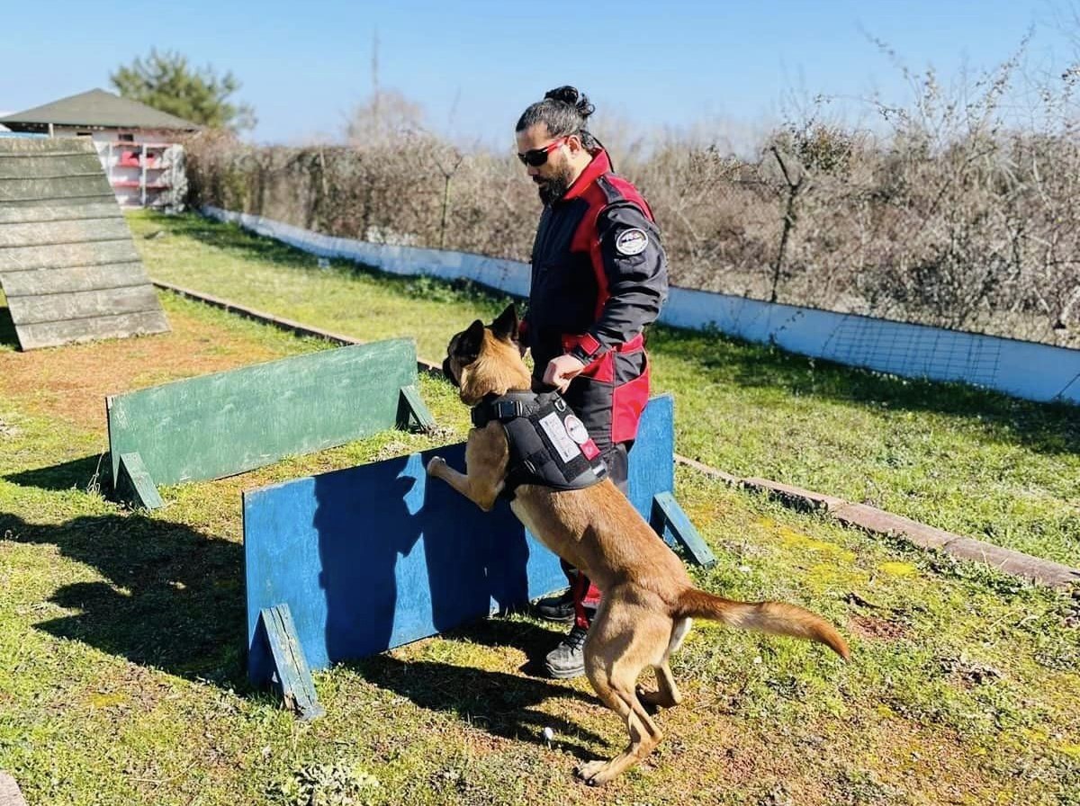 Krfezde, Arama Kurtarma Ekibi Eitimleri Sryor