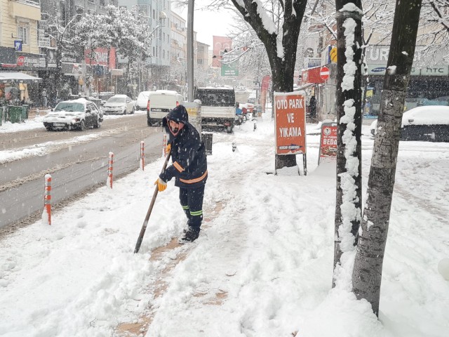 Krfezde Ekipler Sabahn lk Iklaryla Sahadayd