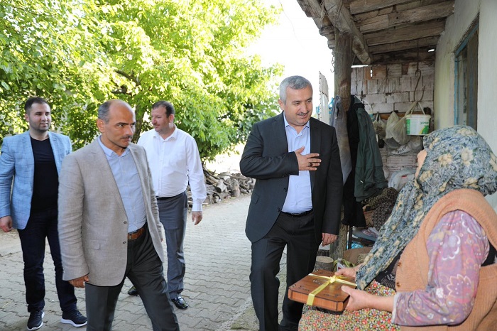 Bizim siyasetimizde emek var, de�er var