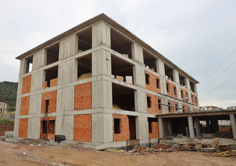 Krfez Devlet Hastanesi ek binas hzla ykseliyor