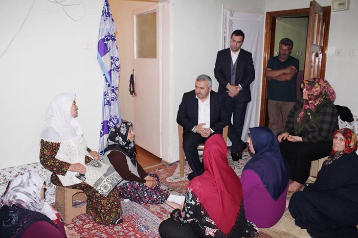 Siyasetimizin �z�; Vatanda�a hizmet